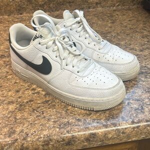 Nike Air Force 1 07 size 11